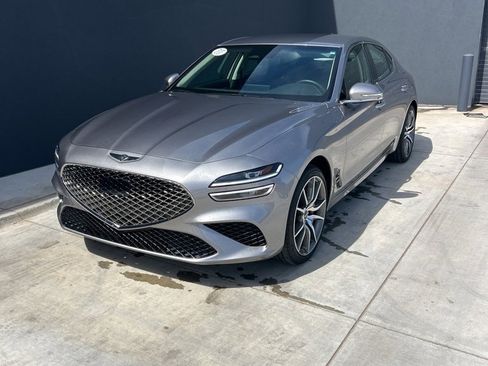 Used 2025 Genesis G70 2.5T image 1