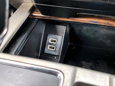 Used 2020 Ford F150 Lariat image 26