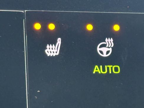 Certified 2025 Subaru Solterra Limited image 19