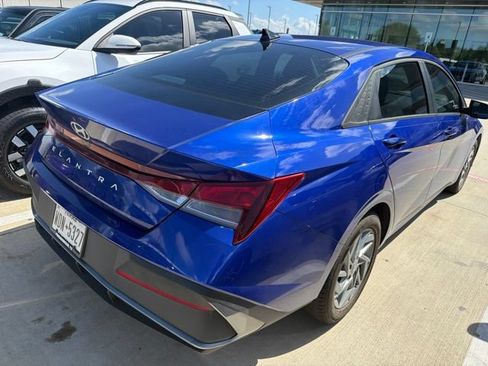 Used 2024 Hyundai Elantra SEL FWD image 3