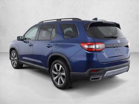Used 2024 Honda Pilot Touring image 5