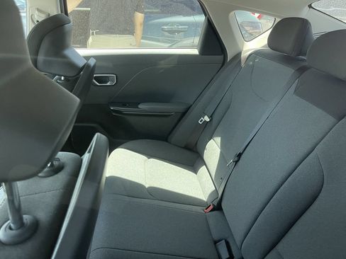 Certified 2025 Kia K4 FWD image 9