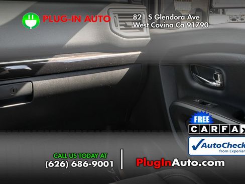 Used 2019 Nissan Titan SV w/ SV Convenience Package image 17