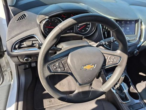 Certified 2019 Chevrolet Cruze LS w/ LS Convenience Package FWD image 11