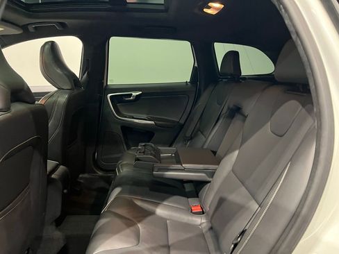 Used 2016 Volvo XC60 T6 R-Design w/ Climate Package image 23