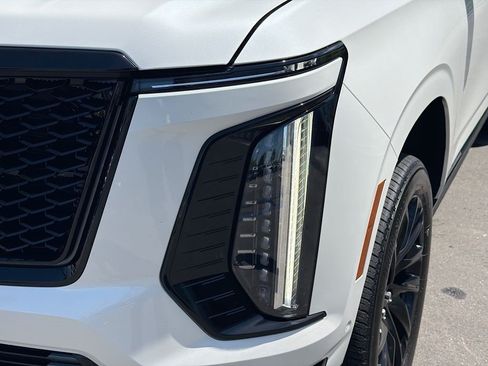 Certified 2025 Cadillac Escalade ESV Sport w/ Touring Package AWD/4WD image 6