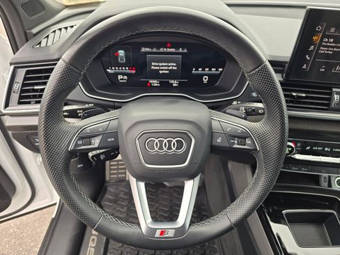 Certified 2023 Audi SQ5 Premium Plus w/ Premium Plus Package AWD/4WD image 17