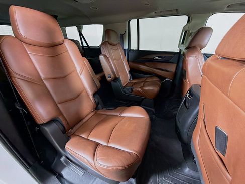 Used 2017 Cadillac Escalade ESV Premium Luxury AWD/4WD image 27