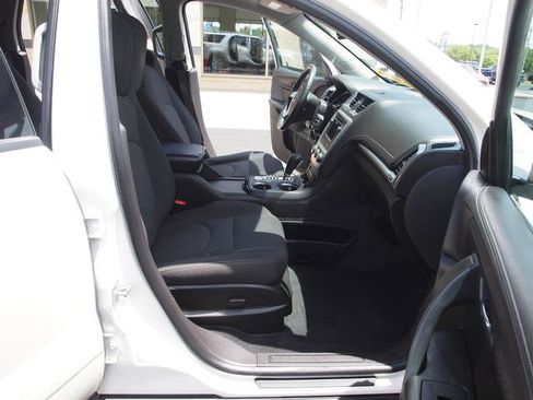 Used 2014 GMC Acadia SLE AWD/4WD image 6