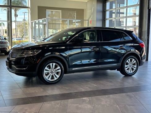 Used 2016 Lincoln MKX Premiere image 9