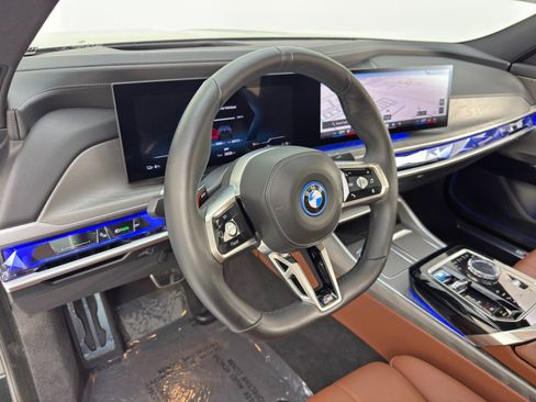 Used 2024 BMW i7 eDrive50 w/ M Sport Package image 14