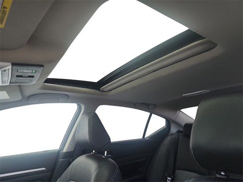 Used 2023 Nissan Altima 2.5 SL image 11