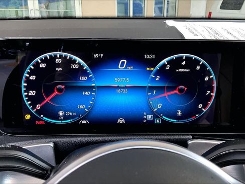 Used 2022 Mercedes-Benz GLB 250 image 26