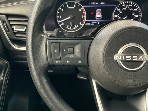 Used 2023 Nissan Rogue SV FWD image 15