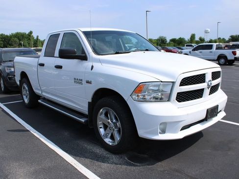 Used 2017 RAM 1500 Express AWD/4WD image 3