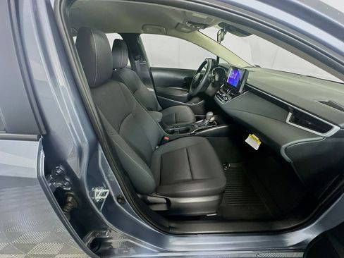 Used 2025 Toyota Corolla LE w/ Convenience Package FWD image 32