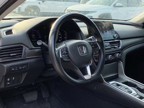 Used 2022 Honda Accord Touring image 9