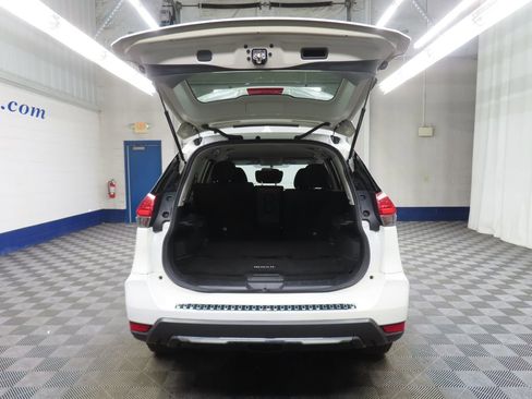 Used 2017 Nissan Rogue SV AWD/4WD image 30