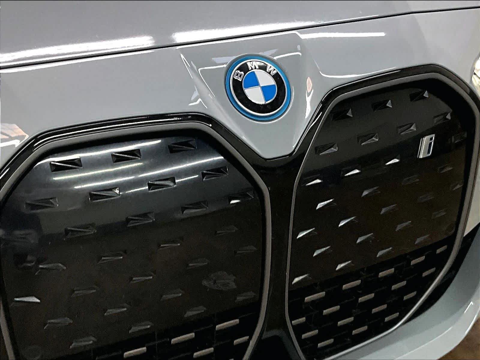 Used 2023 BMW i4 eDrive40 w/ M Sport Package RWD image 31