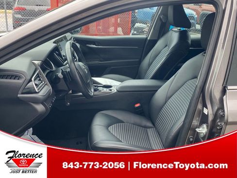 Used 2023 Toyota Camry SE AWD/4WD image 6