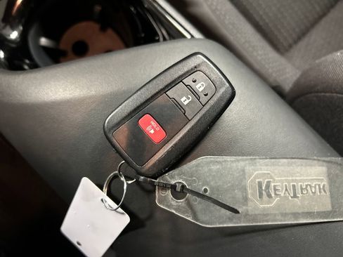 Used 2019 Toyota C-HR XLE image 20