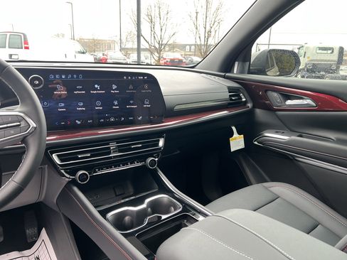 New 2026 Chevrolet Traverse Z71 image 24