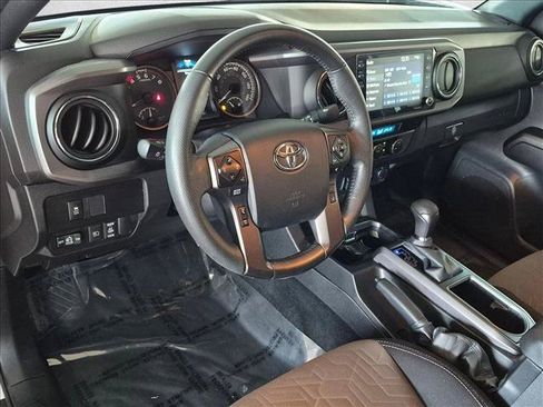 Used 2023 Toyota Tacoma TRD Off-Road w/ Black Out Package (TMS) AWD/4WD image 10