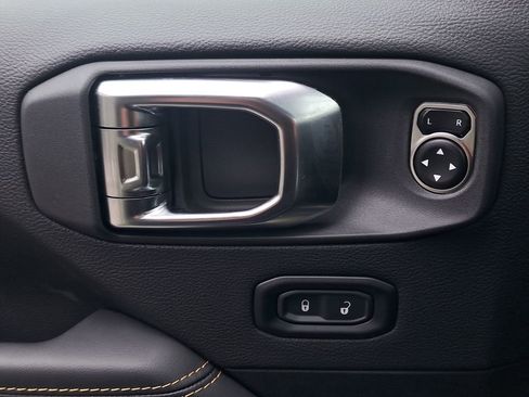 New 2025 Jeep Wrangler Unlimited Rubicon 392 image 27