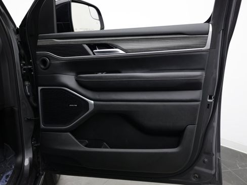 Used 2024 Jeep Wagoneer Series II w/ Flexible Seating Group RWD image 44