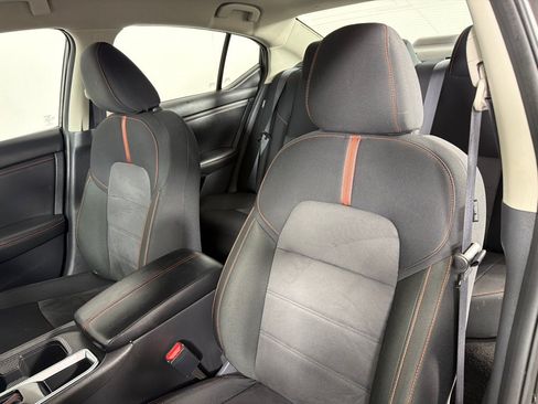 Used 2025 Nissan Sentra SR w/ Midnight Edition FWD image 13