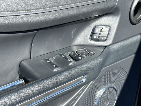 Used 2024 Ford Expedition XLT image 9