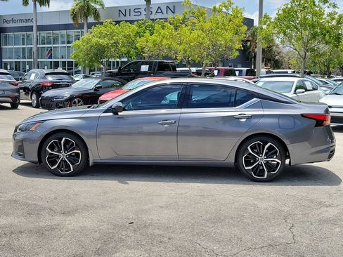 Certified 2023 Nissan Altima 2.5 SR FWD image 9