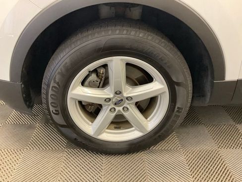 Used 2017 Ford Explorer XLT AWD/4WD image 9
