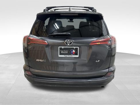 Used 2018 Toyota RAV4 LE FWD image 6