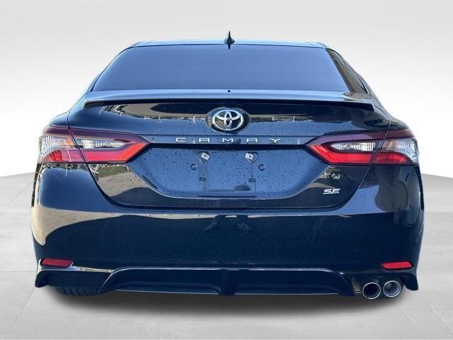 Used 2024 Toyota Camry SE FWD image 4