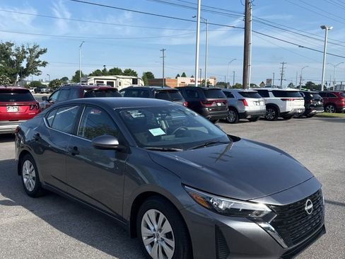 Used 2025 Nissan Sentra S image 3