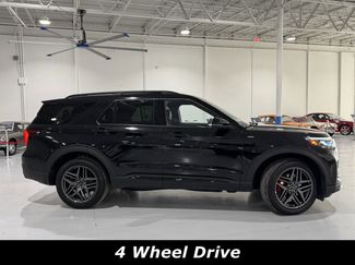 Used 2025 Ford Explorer ST-Line w/ ST-Line Street Pack video 2
