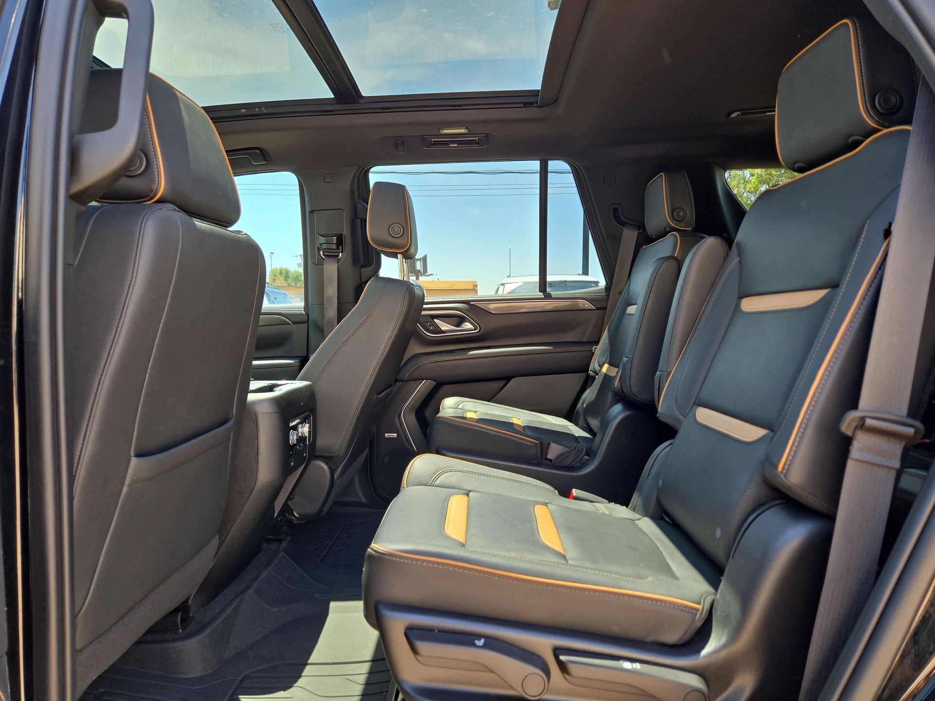 Used 2023 GMC Yukon AT4 AWD/4WD image 13