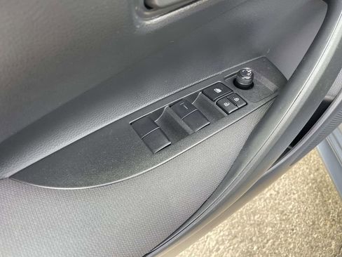 Used 2024 Toyota Corolla LE image 28