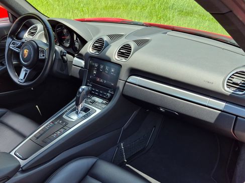 Certified 2020 Porsche 718 Cayman RWD image 20