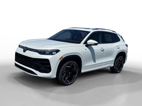 New 2026 Volkswagen Tiguan SEL R-Line AWD/4WD image 1