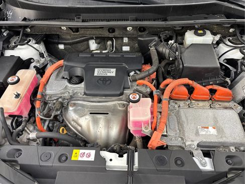 Used 2018 Toyota RAV4 XLE w/ Carpet Mat Package AWD/4WD image 29