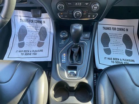 Used 2019 Jeep Cherokee Latitude Plus w/ Cold Weather Group image 21