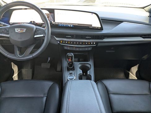 Used 2024 Cadillac XT4 Premium Luxury image 21