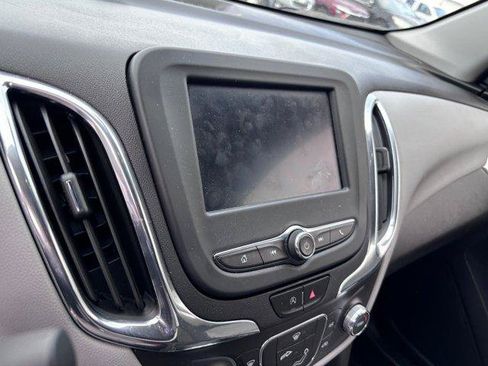 Used 2023 Chevrolet Equinox LS w/ LS Convenience Package FWD image 10