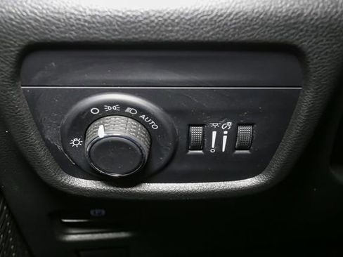 Used 2025 Jeep Grand Cherokee Laredo X w/ Luxury Tech Group I AWD/4WD image 37