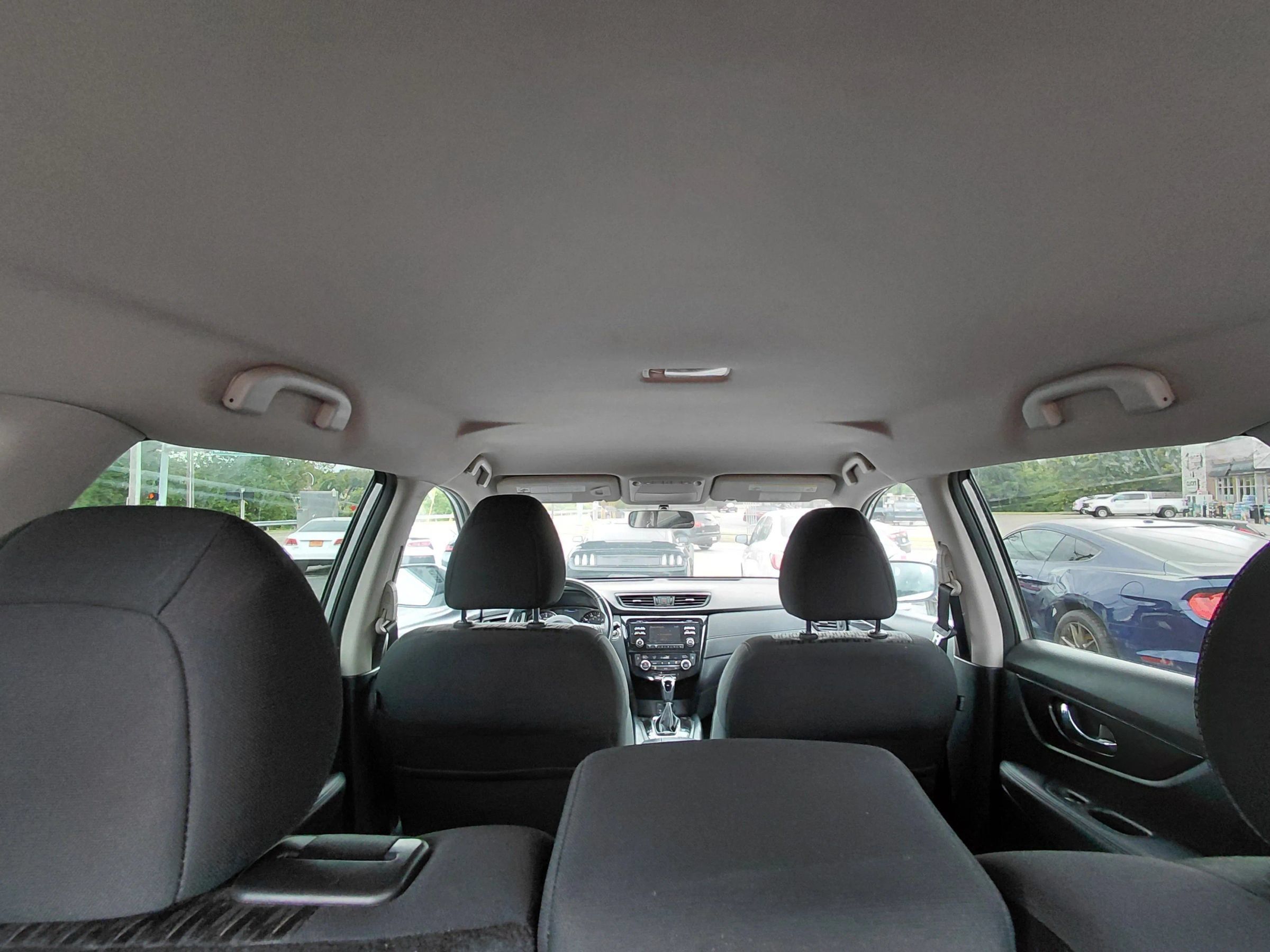 Used 2017 Nissan Rogue SV AWD/4WD image 13