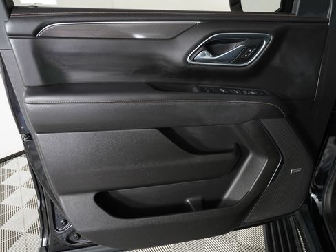 Used 2021 GMC Yukon XL AT4 w/ AT4 Premium Plus Package AWD/4WD image 16