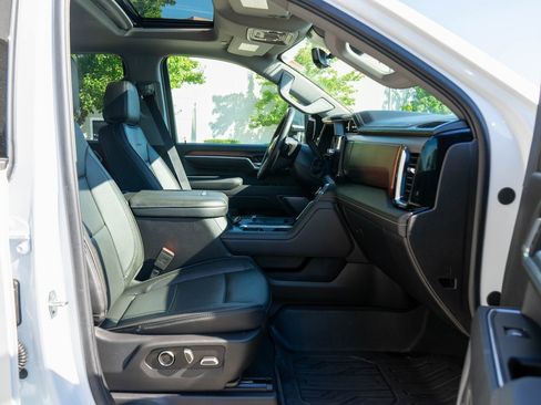 New 2025 GMC Sierra 2500 Denali w/ Denali Reserve Package image 10