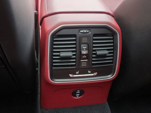 Certified 2025 Porsche Macan GTS image 22